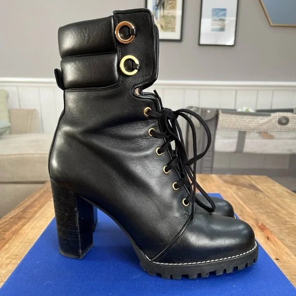 Kingsley stuart best sale weitzman